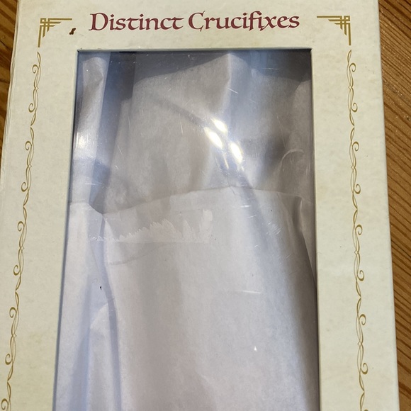 11" Walnut Crucifix With Silver - Picture 6 of 8